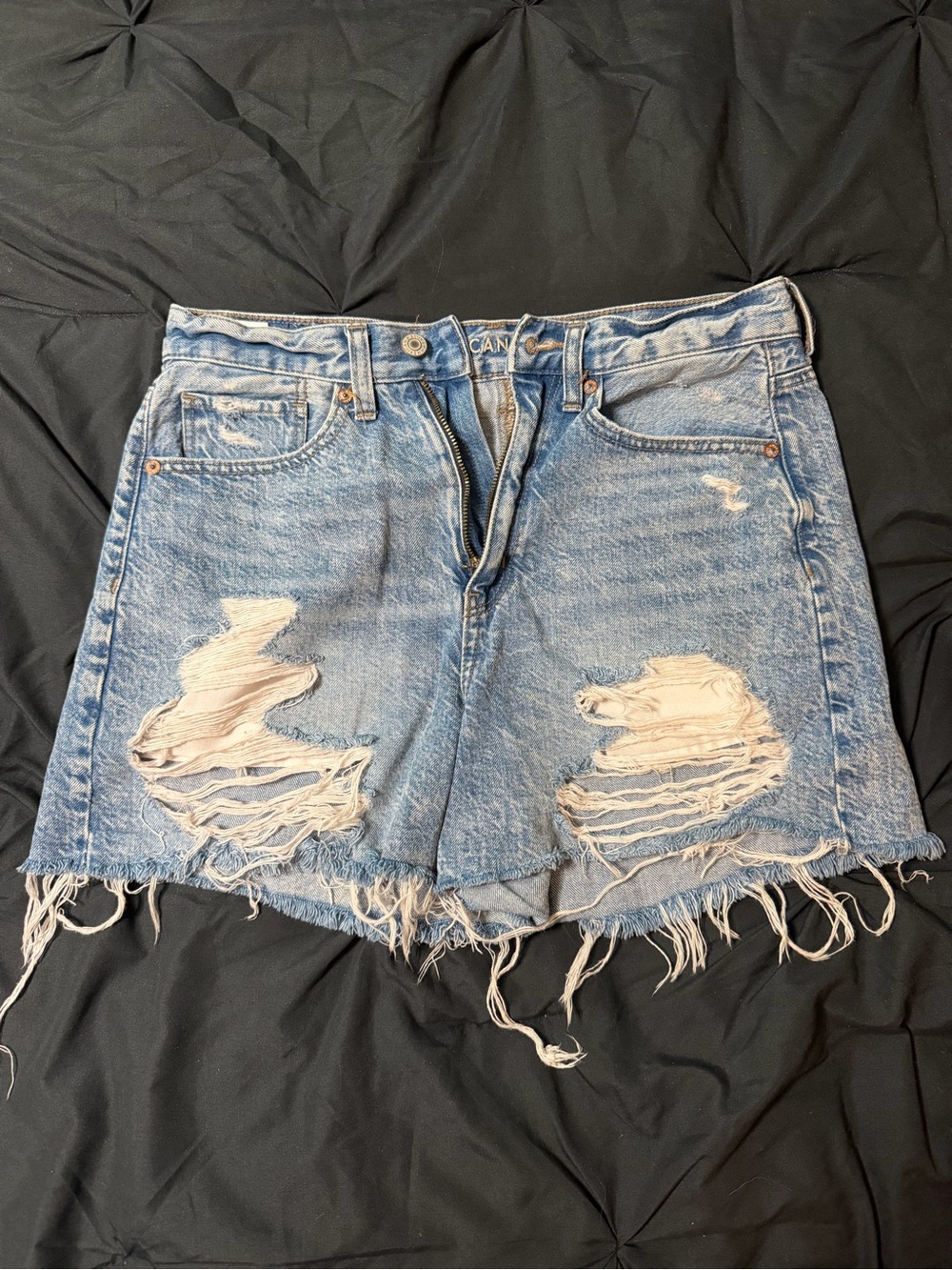 American Eagle Classic Distressed High-Waist Denim Shorts - Light Blue - Size 6